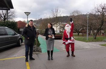 Župan in Božiček stanovalcem DSO Grosuplje in Novega paradoksa voščila lepe praznike