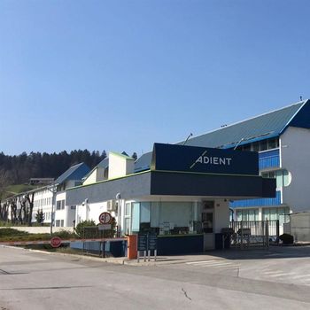 Pri Adientu 150 novih brezplačnih parkirnih mest