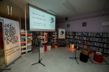 Poklon pesniku 