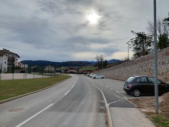 Prebivalci Pavšičeve imajo na voljo težko pričakovana nova parkirna mesta Prebivalci Pavšičeve imajo na voljo težko pričakovana nova parkirna mesta