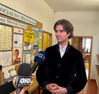 Minister Luka Mesec na obisku na slovenjgraškem centru za socialno delo