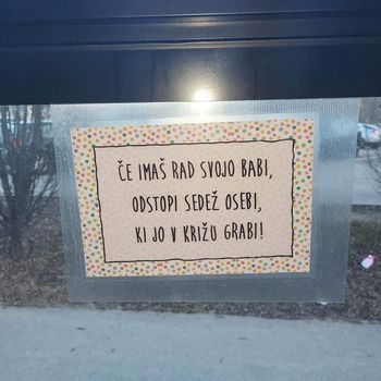 Otroci iz celjskih osnovnih šol na Celebusih o bontonu pri vožnji z avtobusom Otroci iz celjskih osnovnih šol na Celebusih o bontonu pri vožnji z avtobusom