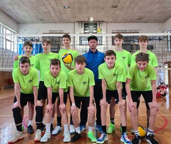 Starejši dečki OŠ Žiri na državnem tekmovanju v odbojki