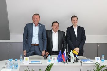 Foto utrinki: Novinarska konferenca "Odvajanje in čiščenje odpadnih voda v porečju Savinje - Občina Celje, Štore, Vojnik"