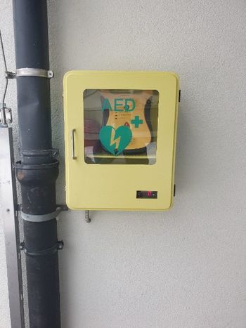 Ali veste, kje v občini Logatec so nameščeni avtomatski defibrilatorji - AED?In kaj sploh je AED? Ali veste, kje v občini Logatec so nameščeni avtomatski defibrilatorji - AED?In kaj sploh je AED?