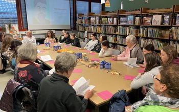 Bralna čajanka na OŠ Žiri ob Tavčarjevem letu Bralna čajanka na OŠ Žiri ob Tavčarjevem letu
