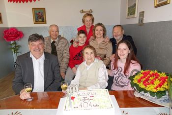 Župan dr. Peter Verlič gospe Alojziji Jančar voščil za njen 101. rojstni dan