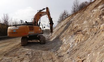 Dela potekajo tudi na lokalni cesti proti Spodnji Slivnici
