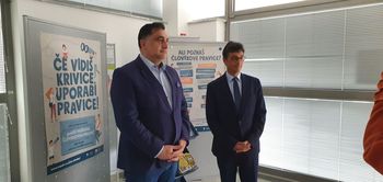 Varuh človekovih pravic odprl kotiček v avli Občine Jesenice
