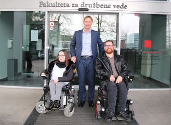 Dostopnost za invalide na fakulteti za družbene vede