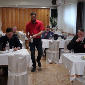 OCENJEVANJE VIN IN OBČNI ZBOR DRUŠTVA VINOGRADNIKOV STUDENEC