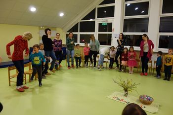 Večer z mamami v skupini Čebele