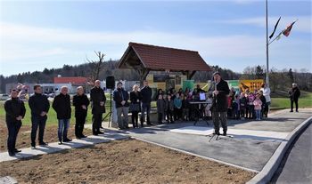 Otvoritev in blagoslov novega pločnika na Polici