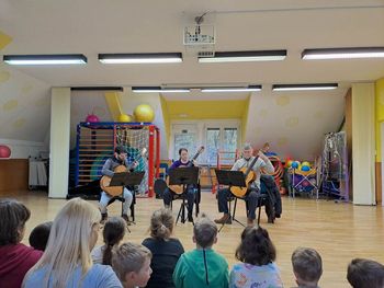 KONCERT GLASBENE ŠOLE SVARUN V VRTCU TRŽIČ