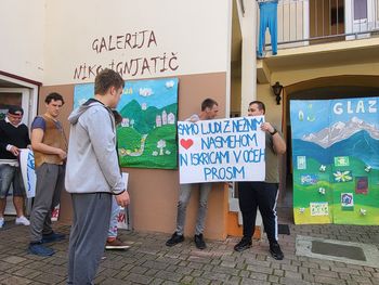 Odprtje razstave likovnih izdelkov učencev OŠ Glazija Odprtje razstave likovnih izdelkov učencev OŠ Glazija
