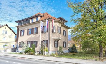 Območna obrtno-podjetniška zbornica Radovljica oddaja poslovni prostor v najem