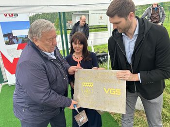Položen je temeljni kamen za nov vrtec v Hotedršici Položen je temeljni kamen za nov vrtec v Hotedršici