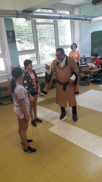 PODOŽIVELI SMO SREDNJI VEK
