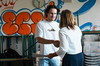 Maya Simona Franko, zlata maturantka na EGSŠ Radovljica Maya Simona Franko, zlata maturantka na EGSŠ Radovljica