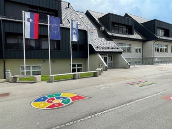 NOVE IGRALNE POVRŠINE V MESTNI OBČINI SLOVENJ GRADEC NOVE IGRALNE POVRŠINE V MESTNI OBČINI SLOVENJ GRADEC