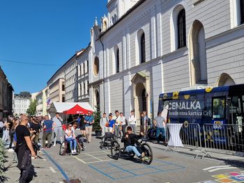 Mladi o svojih pogledih na trajnostno mobilnost 