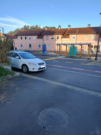 Parkiranje vozil na Slovenski cesti