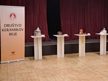 Ko oživijo pravljice - razstava pravljičnih hišic Društva keramikov Bilje