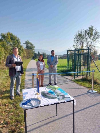 Otvoritev kolesarskega poligona in otroškega igrišča v sklopu projekta "Moj kraj, moj projekt" ter šestih kolesarskih postajališč v okviru operacije "Medgeneracijski živ žav"