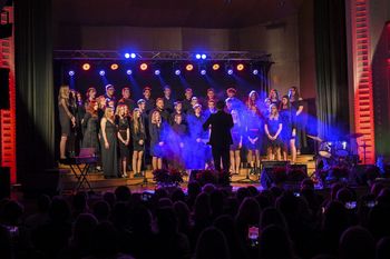 Svetovni dan zborovskega petja v Celju in s pevskimi zbori treh celjskih gimnazij na Potujoči muziki