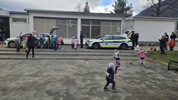 Obisk policistov v enoti Križe Vrtca Tržič