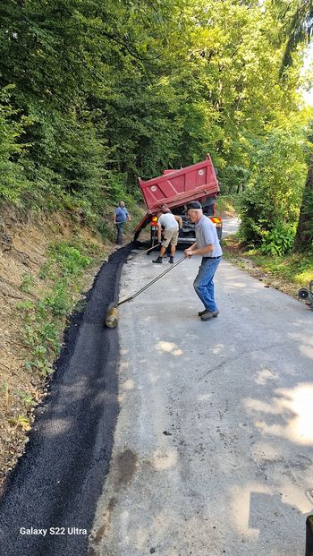 Brez prostovoljstva bi bila urejenost vasi Vrhek slabša