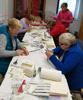 Ustvarjalna delavnica Društva upokojencev Šmartno - INFO TOČKA