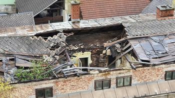 Inšpekcijska postopka za stavbi Hotel Pošta in Dolik