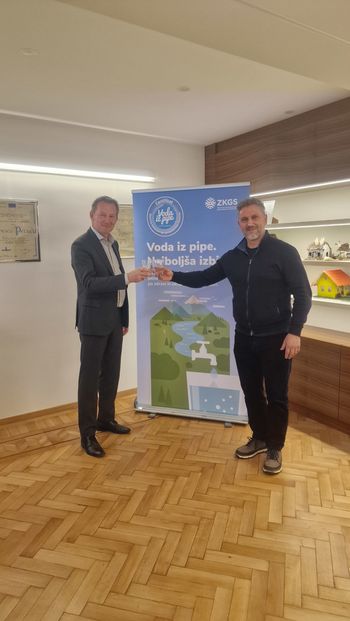 ZKGS Občini Tržič  podelila certifikat "Voda iz pipe" 