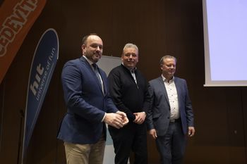 Na prireditvi ŠPORTNIK GORIŠKE 2023 nagrade podeljeval tudi župan Mauricij Humar