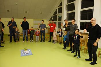 Večer z očeti v skupini čebele