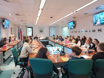 Medobčinsko društvo prijateljev mladine Ajdovščina organiziralo 34. regijski otroški parlament