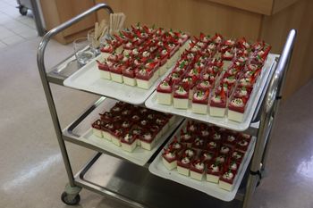 Cvetlična in sladka presenečenja