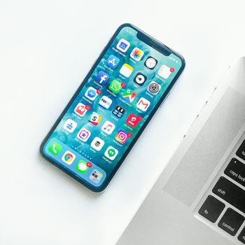 IZOBRAŽEVANJA ZA PAMETNE TELEFONE ODPADEJO
