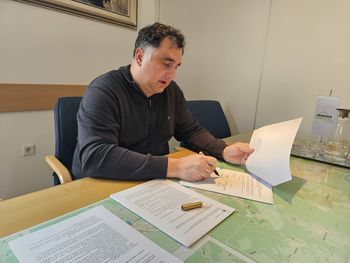 Podpis najemne pogodbe za otroško letovišče Pinea