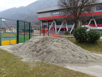 Priprava nogometnega igrišča v Športnem parku Podmežakla na sezono 2024