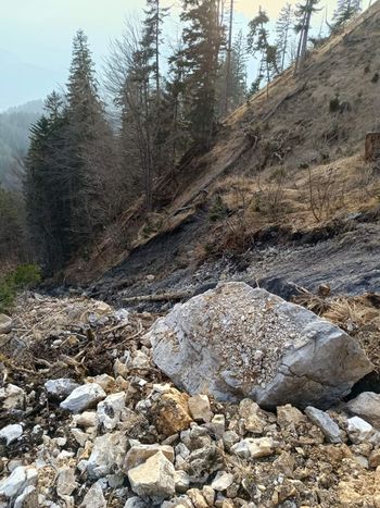 Zemeljski plaz Urbas nad Koroško Belo