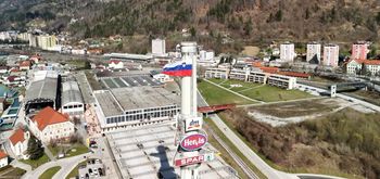 Visoko nad Jesenicami zaplapolala slovenska zastava
