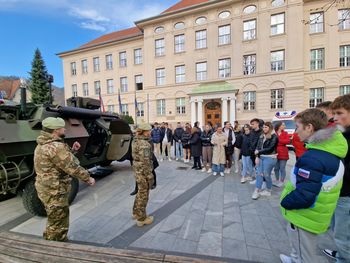 Tradicionalna predstavitev javnih služb s turnirjem v malem nogometu