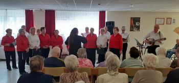 Koncert Mešanega komornega pevskega zbora DU Vojnik v Domu LIPA – Štore