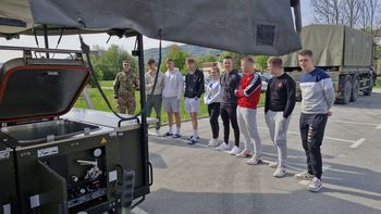 PREDSTAVITEV 670. LOGISTIČNEGA POLKA SLOVENSKE VOJSKE DIJAKOM SREDNJE POKLICNE IN STROKOVNE ŠOLE ZREČE