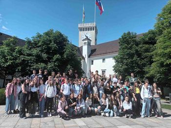 Medobčinsko društvo prijateljev mladine Ajdovščina organiziralo izlet za zlate bralke in zlate bralce