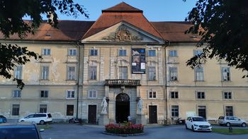 Video novica: V dvorcu Novo Celje odprta razstava Procesi spominjanja in pozabe