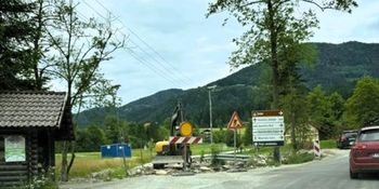 Zapora ceste pred Trnavčami