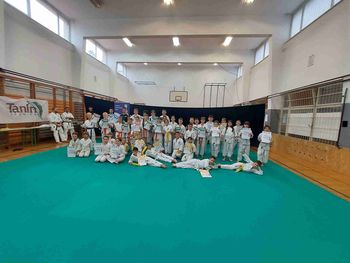 OPRAVLJANJE IZPITOV ZA KARATE IN KICKBOXING PASOVE